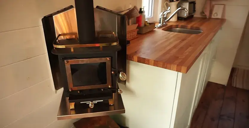 0295 Incredible tiny house built in 40 days smallhometours.com 7