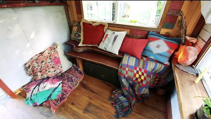 0299 12000 amazing tiny house designed for body movement smallhometours.com 2