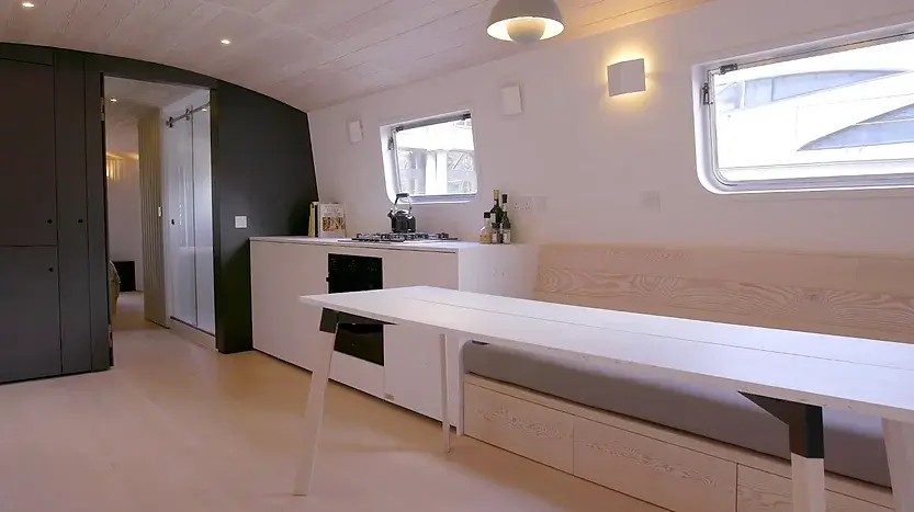 0303 A generous and calm contemporary 40sqm houseboat smallhometours 3