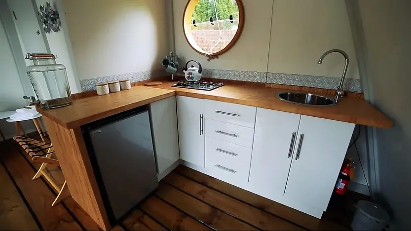 0305 Special floating tiny home build on pontoons smallhometours.com 4
