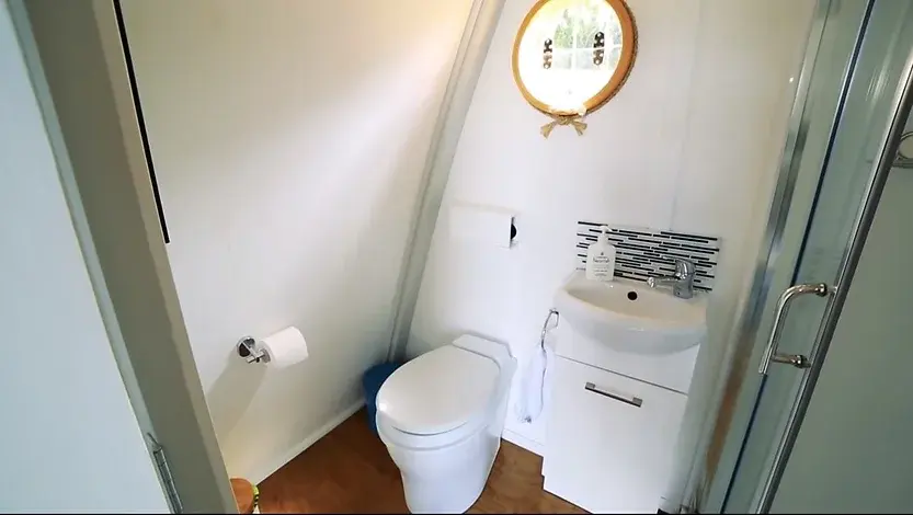 0305 Special floating tiny home build on pontoons smallhometours.com 8