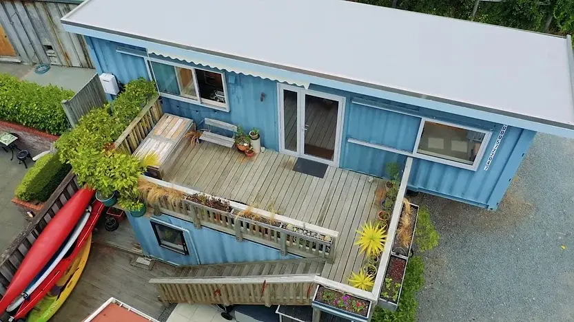 0306 Two 20ft shipping containers tiny house with spectacular relief on the roof smallhometours.com 3
