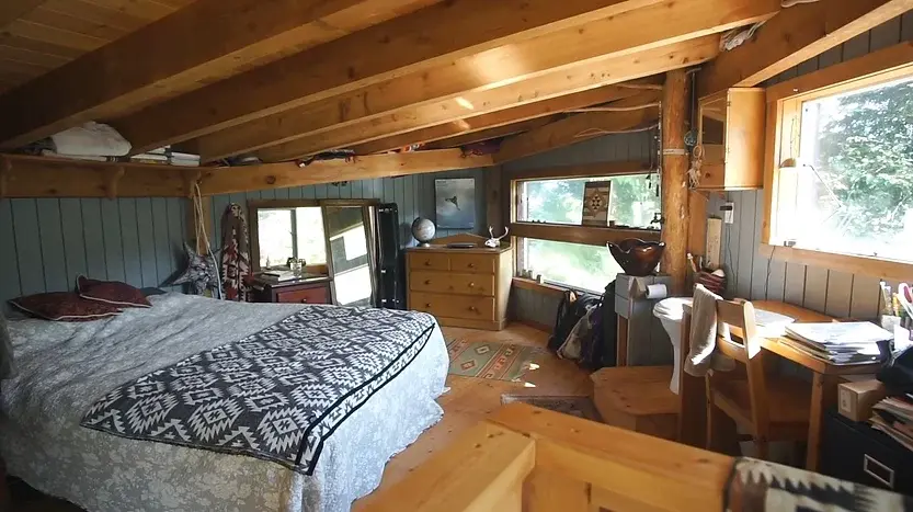 0309 A fantastic DIY cobb tiny house built with earth reclaimed materials smallhometours.com 4