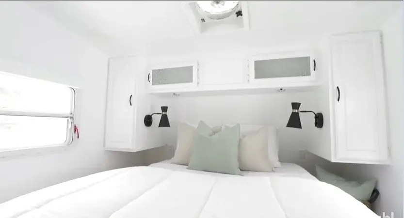 0313 Beautiful tiny house on wheel makeover smallhometours.com 5