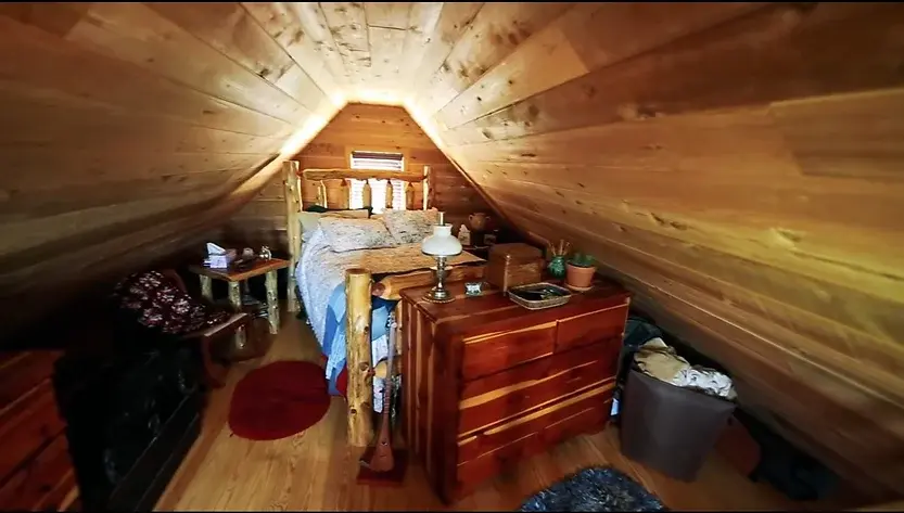 0314 A pioneer style beautiful cabin full off grid homesteading smallhometours.com 6