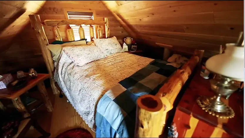 0314 A pioneer style beautiful cabin full off grid homesteading smallhometours.com 9
