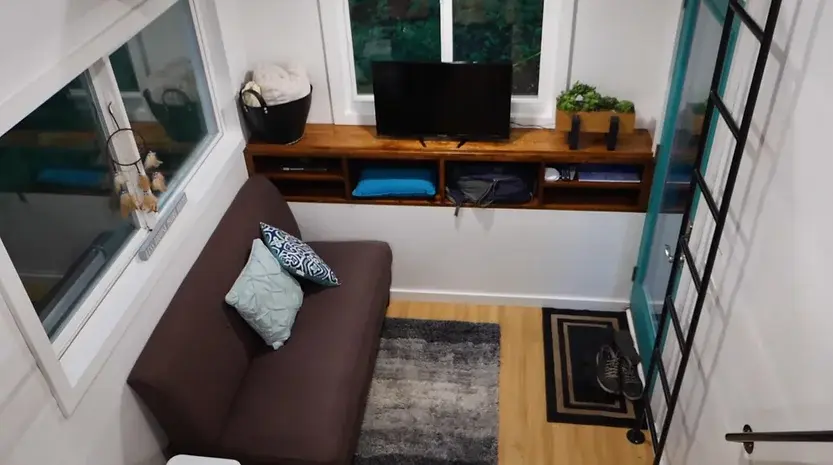 0316 230 sqft modern tiny house built on the same property of a very famous recording studio smallhometours.com 4