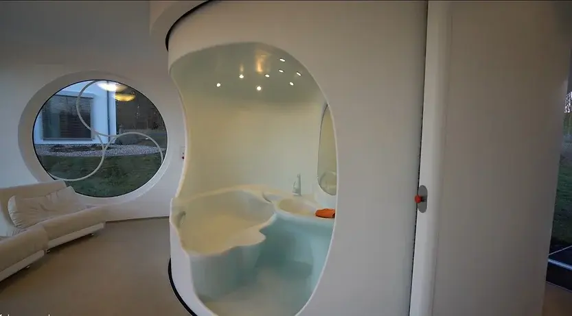 0332 Tiny home with rotating rooms 270 degrees sleep cook bath smallhometours.com 1