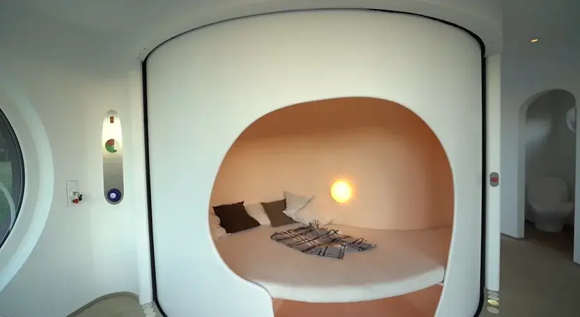 0332 Tiny home with rotating rooms 270 degrees sleep cook bath smallhometours.com 2