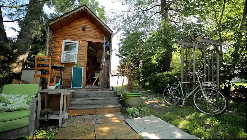0337 Charming 18 tiny house on wheels a creative outlet to bring people together smallhometours.com 7