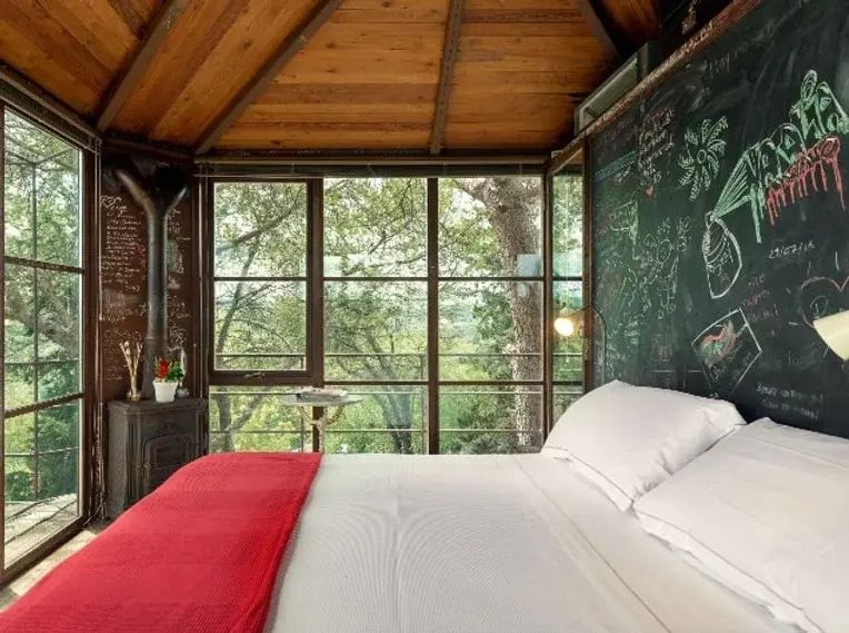 0348 Stunning tiny glass treehouse co living smallhometours.com 5