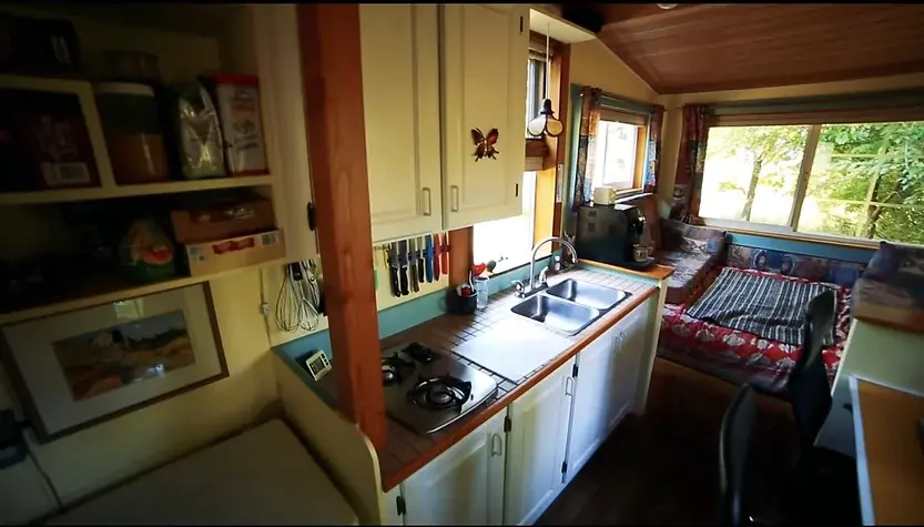 0349 70 year old builds off grid tiny house for allowing him to live big in his retirement smallhometours.com 2