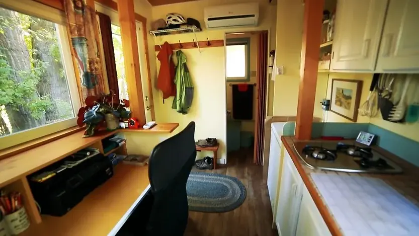 0349 70 year old builds off grid tiny house for allowing him to live big in his retirement smallhometours.com 4