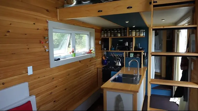 0350 Woman spends 3 years living off grid tiny house smallhometours.com 5