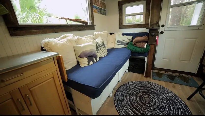0357 College students DIY tiny house for only 15000 smallhometours.com 5