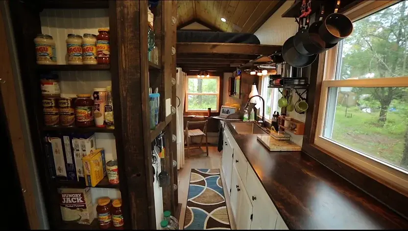 0357 College students DIY tiny house for only 15000 smallhometours.com 8