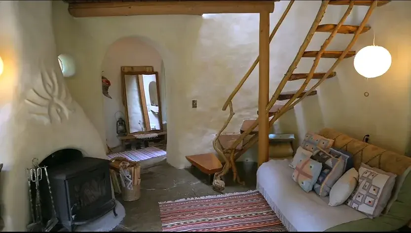 0359 Cozy cob cottage a sustainable green building smallhometours.com 2