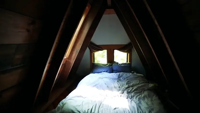 0363 This enchanting and whimsical cabin is guaranteed to take your breath away smallhometours.com 5