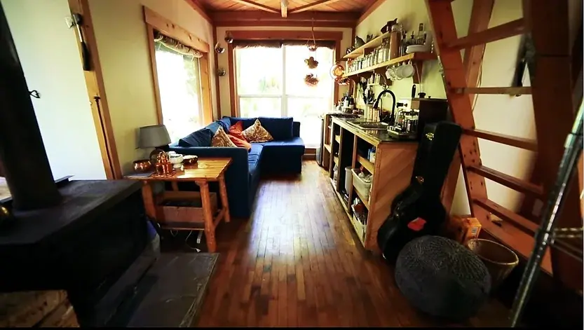 0363 This enchanting and whimsical cabin is guaranteed to take your breath away smallhometours.com 6