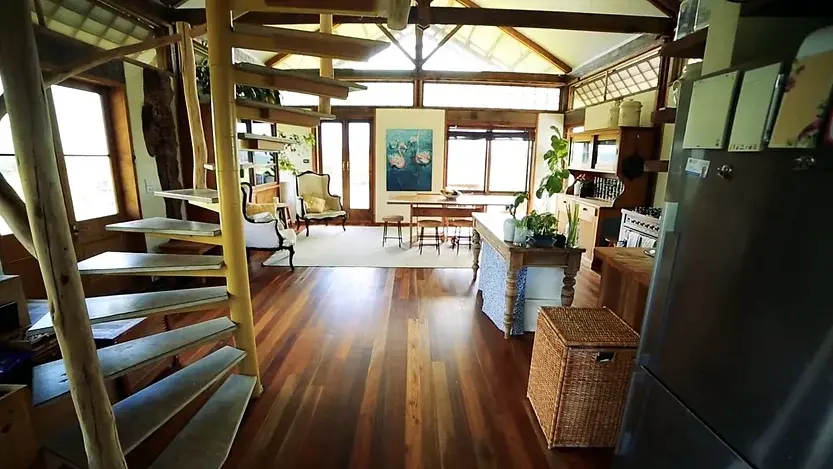 0367 Stunning small house made from hemp smallhometours.com 4