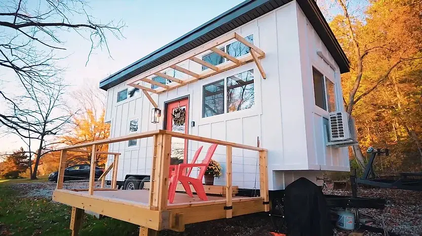 0369 240 sqft tiny house with spacious feel stunning view smallhometours.com 1