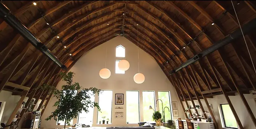 0376 Youve never seen a barn conversion like this before smallhometours.com 1