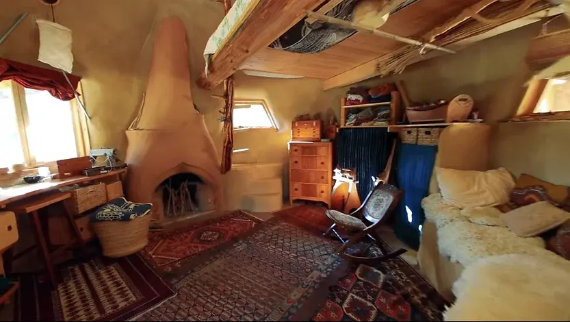 0377 Off the grid desert living in a tiny earthen home smallhometours.com 3