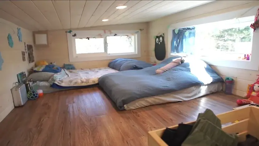 0381 What is it like raising 4 children in a tiny home smallhometours.com 1