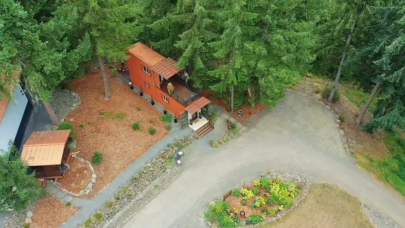 0387 Amazing home from one 20ft and one 40ft shipping container for debt free living smallhometours.com 1