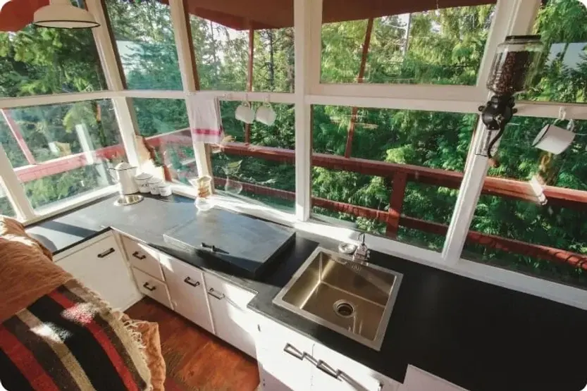 0390 1950s fire lookout transformed into off grid shelter smallhometours.com 4