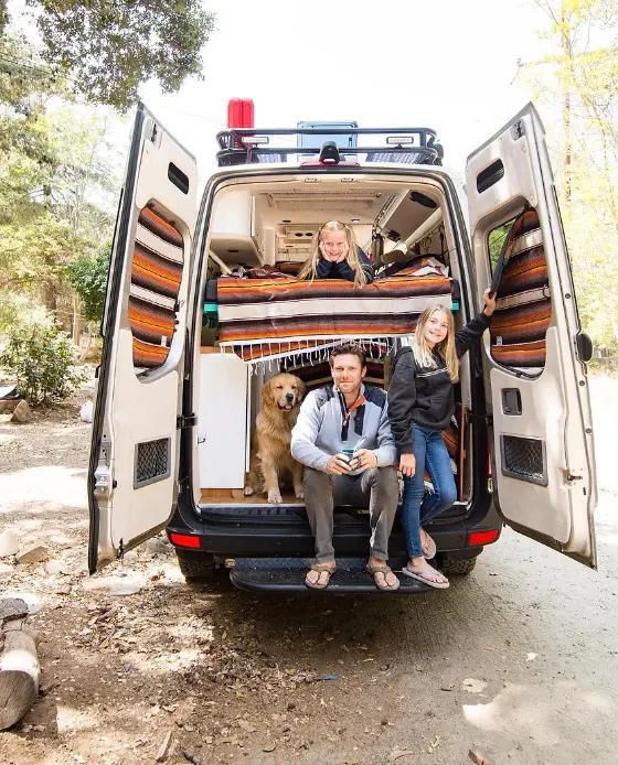 0395 Divorced dad teams up with his young daughters to design a 4x4 sprinter camper van smallhometours.com 2