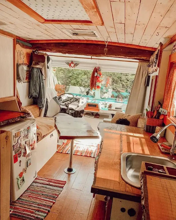 0399 Single mom self converts fire truck into tiny home to travel with her daughter smallhometours.com 1