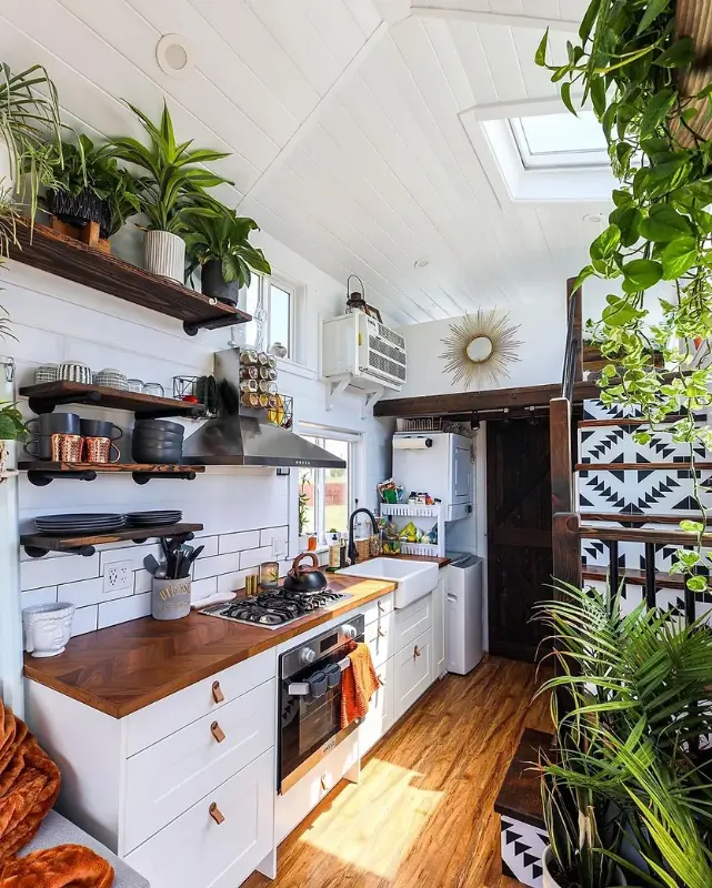 0401 Young couples gorgeous tiny house with a sauna smallhometours.com 1