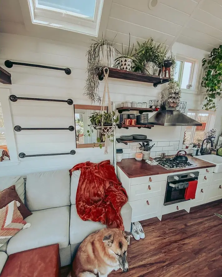 0401 Young couples gorgeous tiny house with a sauna smallhometours.com 4