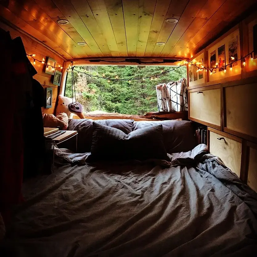 0402 She chose van life after suffering loss finds pure happiness on the road smallhometours.com 1