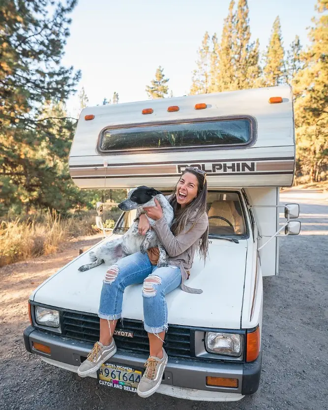 0420 While everyone has sprinter fever she is out there making the best of a totally cool vintage van smallhometours.com 1