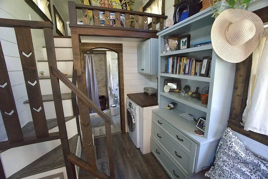 0424 Couple buys Florida island builds 2nd tiny house built to withstand hurricanes smallhometours.com 3