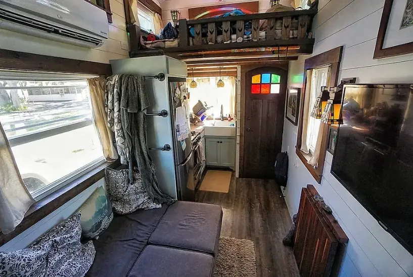 0424 Couple buys Florida island builds 2nd tiny house built to withstand hurricanes smallhometours.com 4
