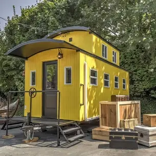 0428 A tiny house hotel for the people who can try out the tiny house lifestyle romantic tiny house smallhometours.com 11