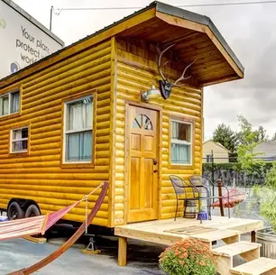 0428 A tiny house hotel for the people who can try out the tiny house lifestyle romantic tiny house smallhometours.com 4