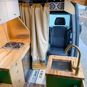 0431 Adventurous woman works full time on the road helping small businesses In her Mercedes van smallhometours.com 1