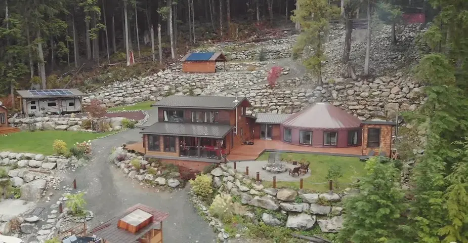 0438 Boat access only family of 5 living off grid smallhometours.com 4