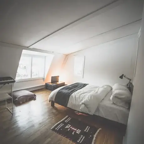 0450 This 638m² beautiful A frame cabin is blend of rustic and modern smallhometours.com 6