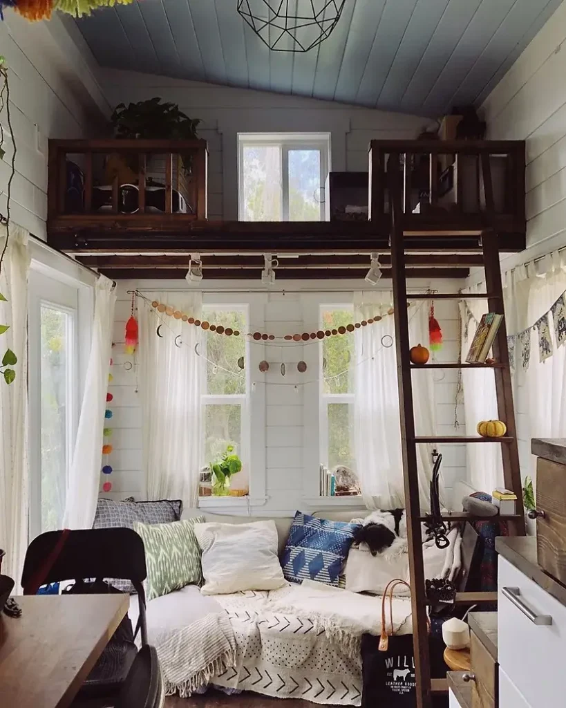 0451 She designed her own tiny home at 19 Yr Olds and moved into it straight after college smallhometours.com 2