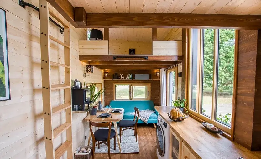 0460 Gorgeous tiny house with two separate rooms smallhometours.com 3