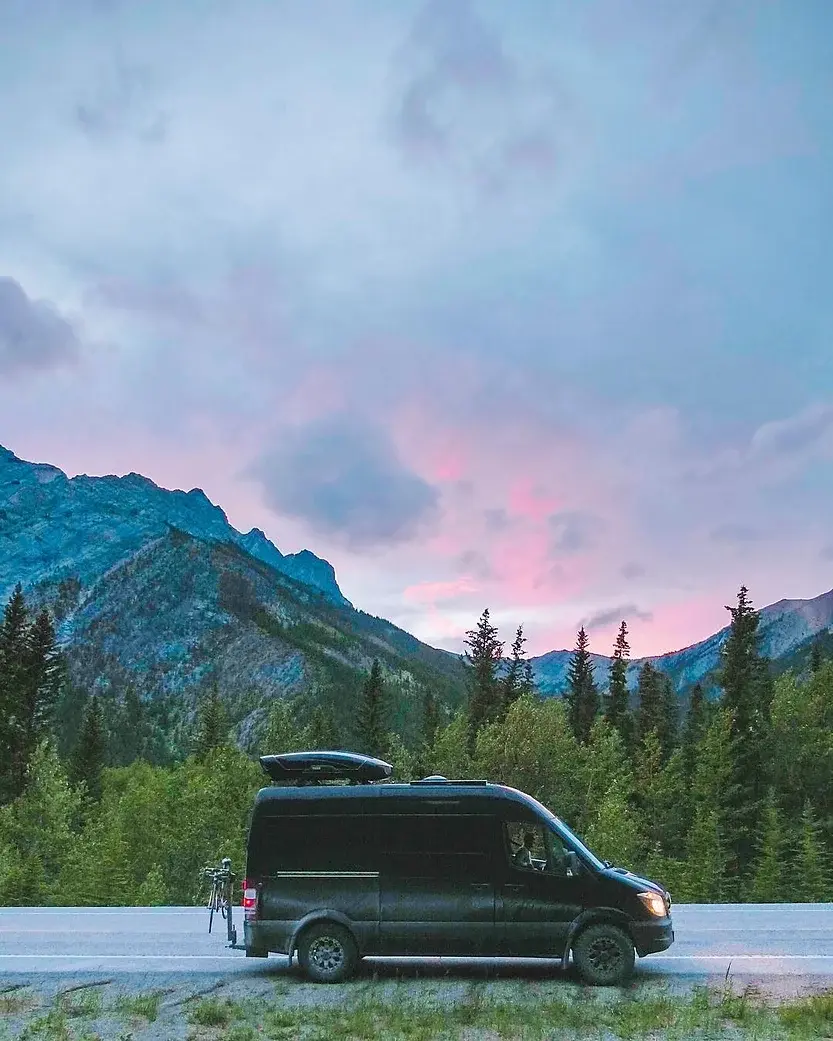 0463 NBC news reporter chooses vanlife after hiking pacific crest trail smallhometours.com 4