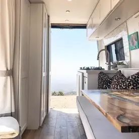 0463 NBC news reporter chooses vanlife after hiking pacific crest trail smallhometours.com 7