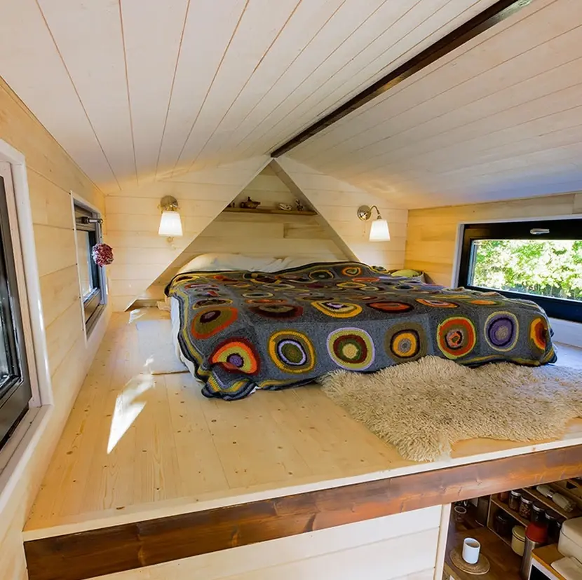 0471 Georges tiny house with a large sheltered porch smallhometours.com 2
