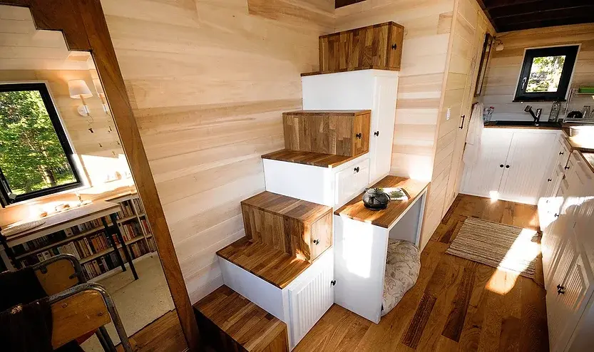 0471 Georges tiny house with a large sheltered porch smallhometours.com 3