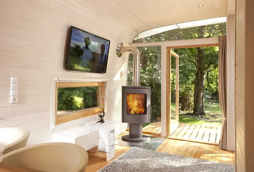 0481 Stunning tiny house with frameless glass determines the feeling of space smallhometours.com 2